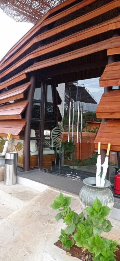 Dusun Semilir Hotel And Resort Semarang Exterior photo